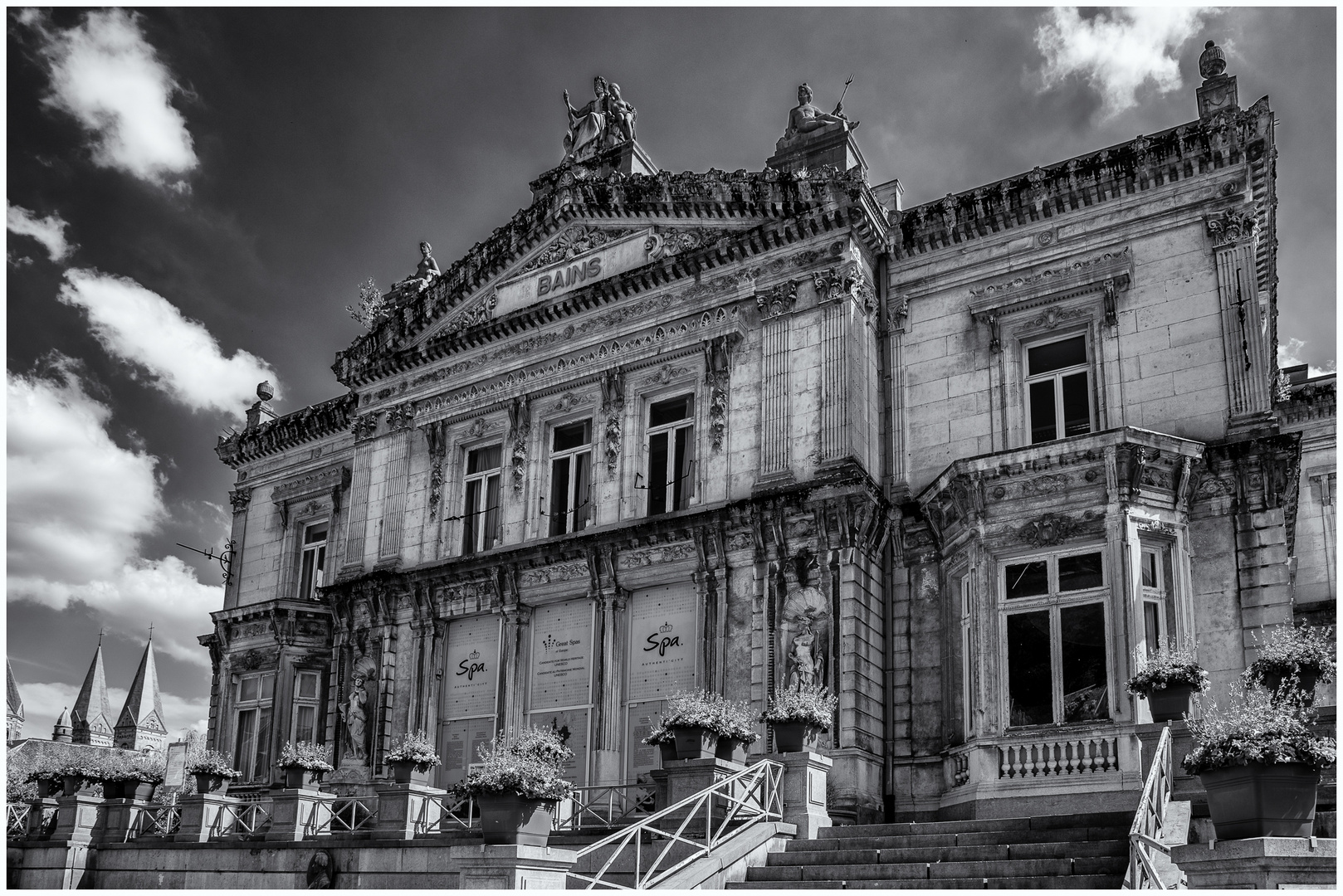 Les Bains  am Place Royale in Spa