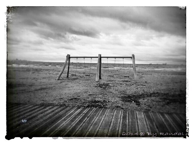 les balançoires de la grande plage