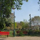  Les bancs rouges