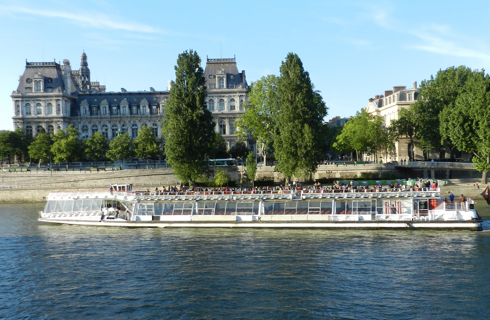 les bateaux mouches à Paris !