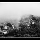 Les Baux im Nebel SW