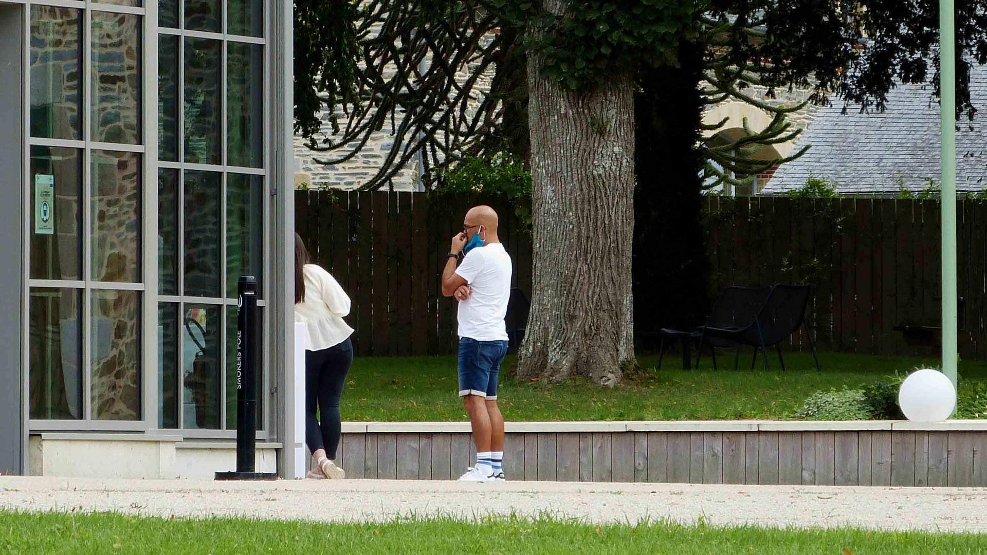 les blancs jouent et gagnent