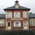 Les briques rouge de l'école de mon enfance