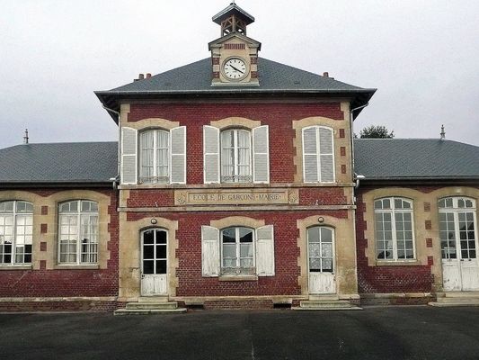 Les briques rouge de l'école de mon enfance