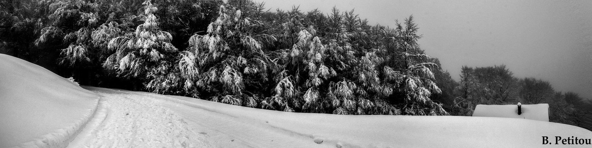 Les chalets d'Iraty sous la neige