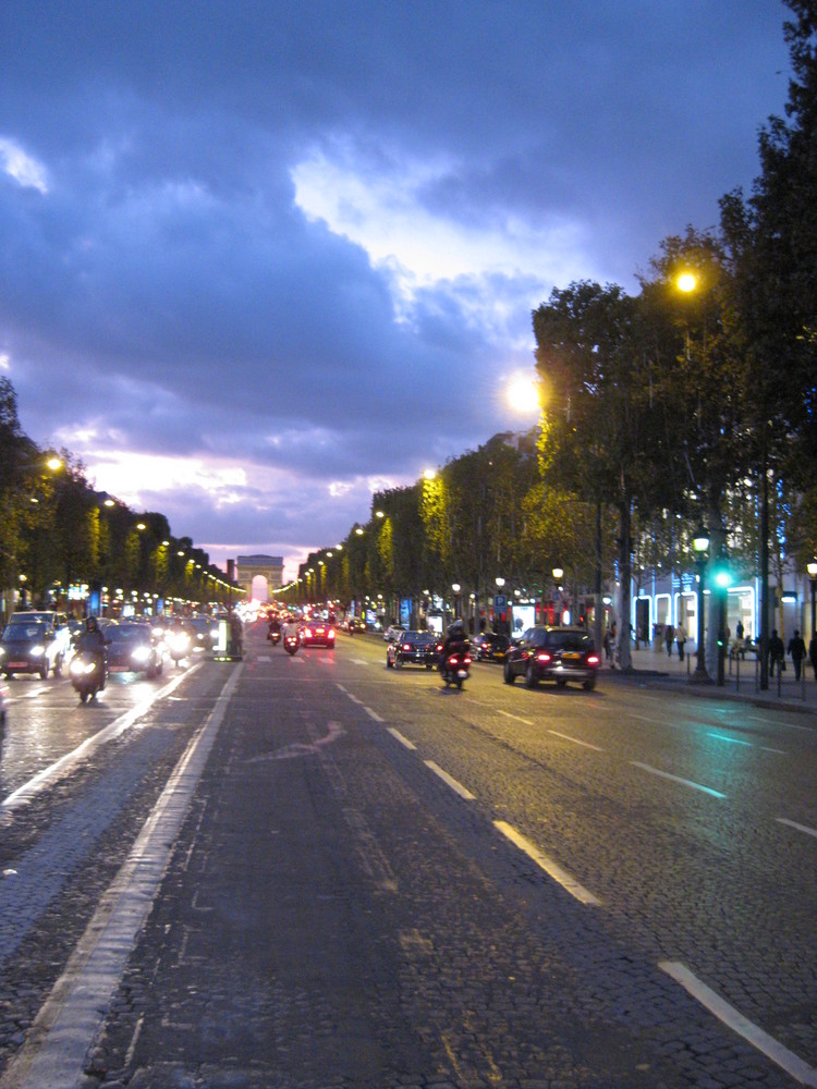 Les Champs-Elysées