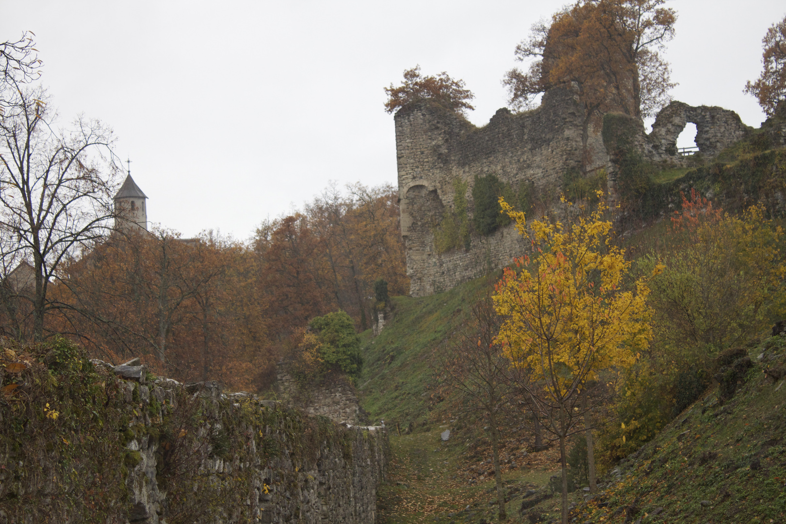 les Chateaux d'Allinges Fantôme III