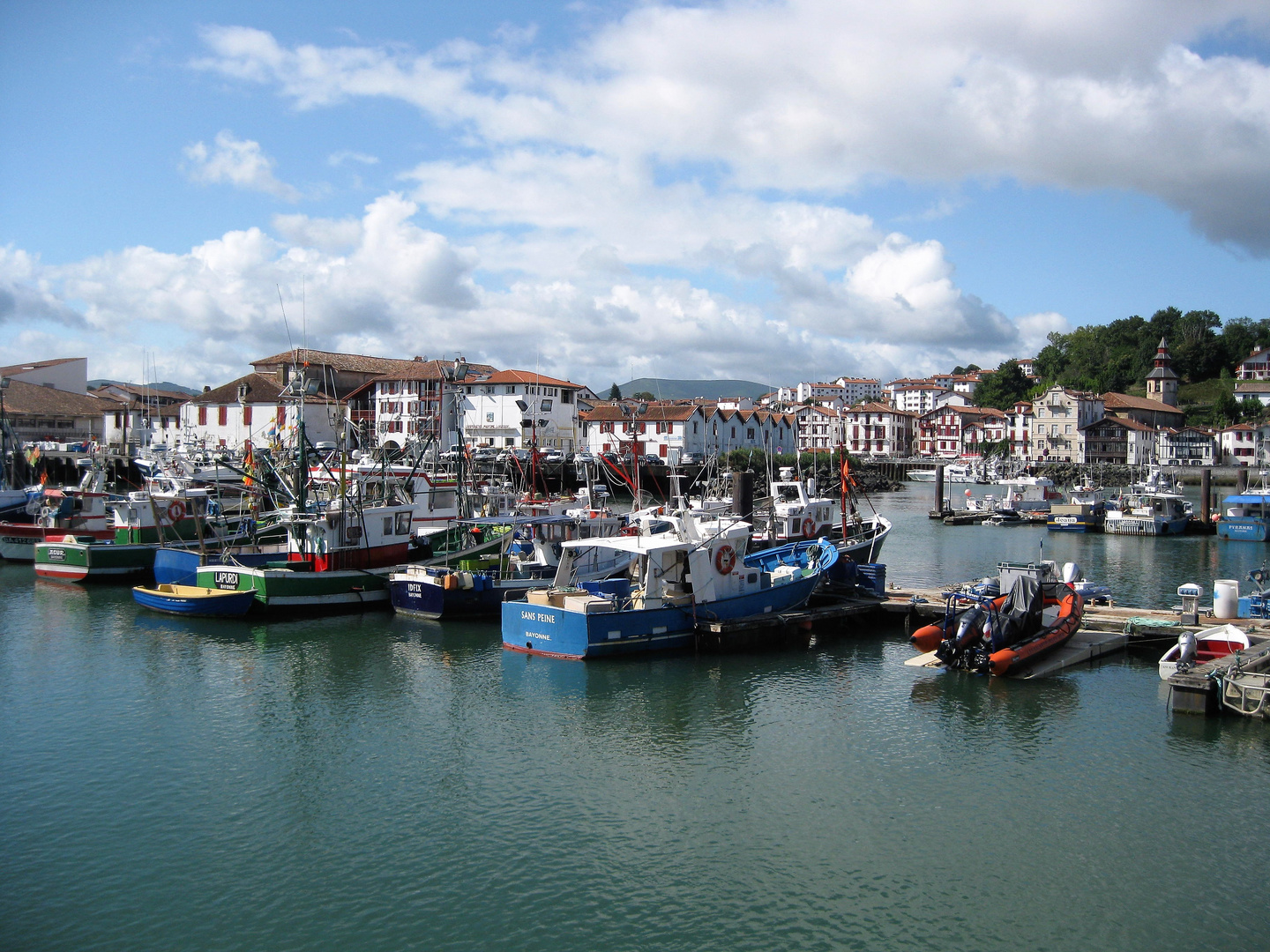 les couleurs du pays basque    - ST JEAN DE LUZ 