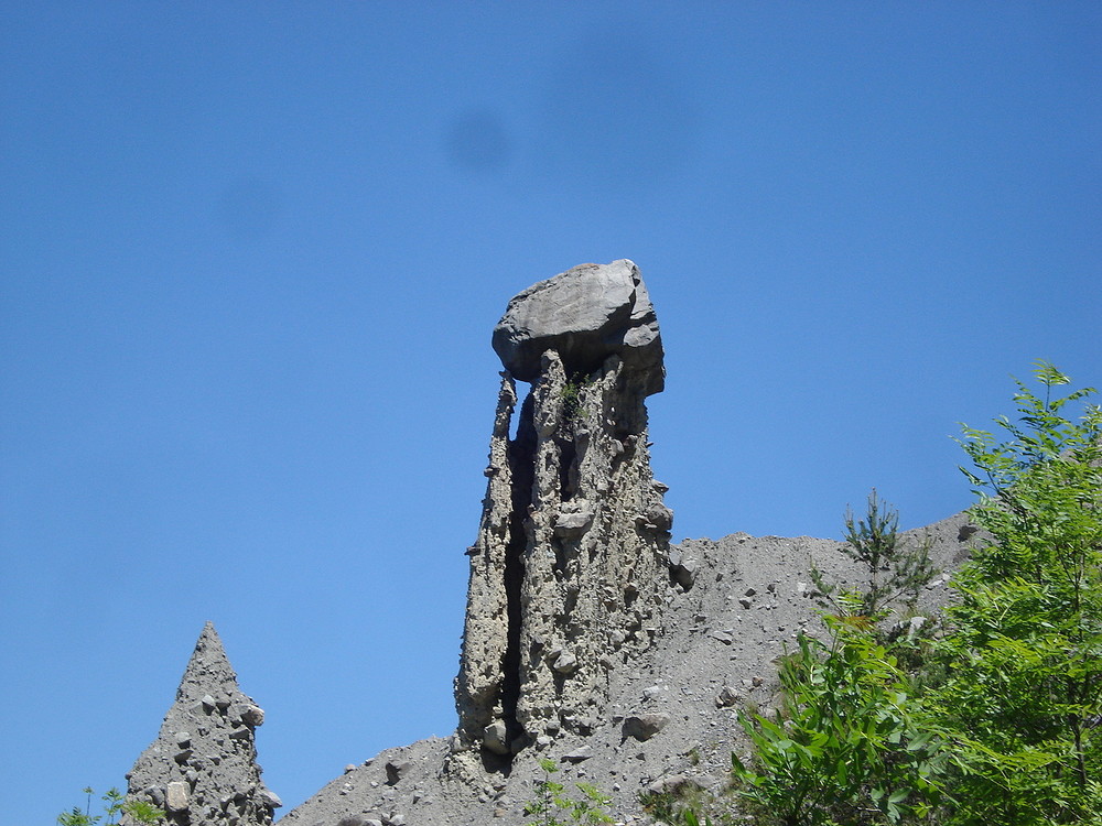 les demoiselles coiffées ( lac de serre poncon )