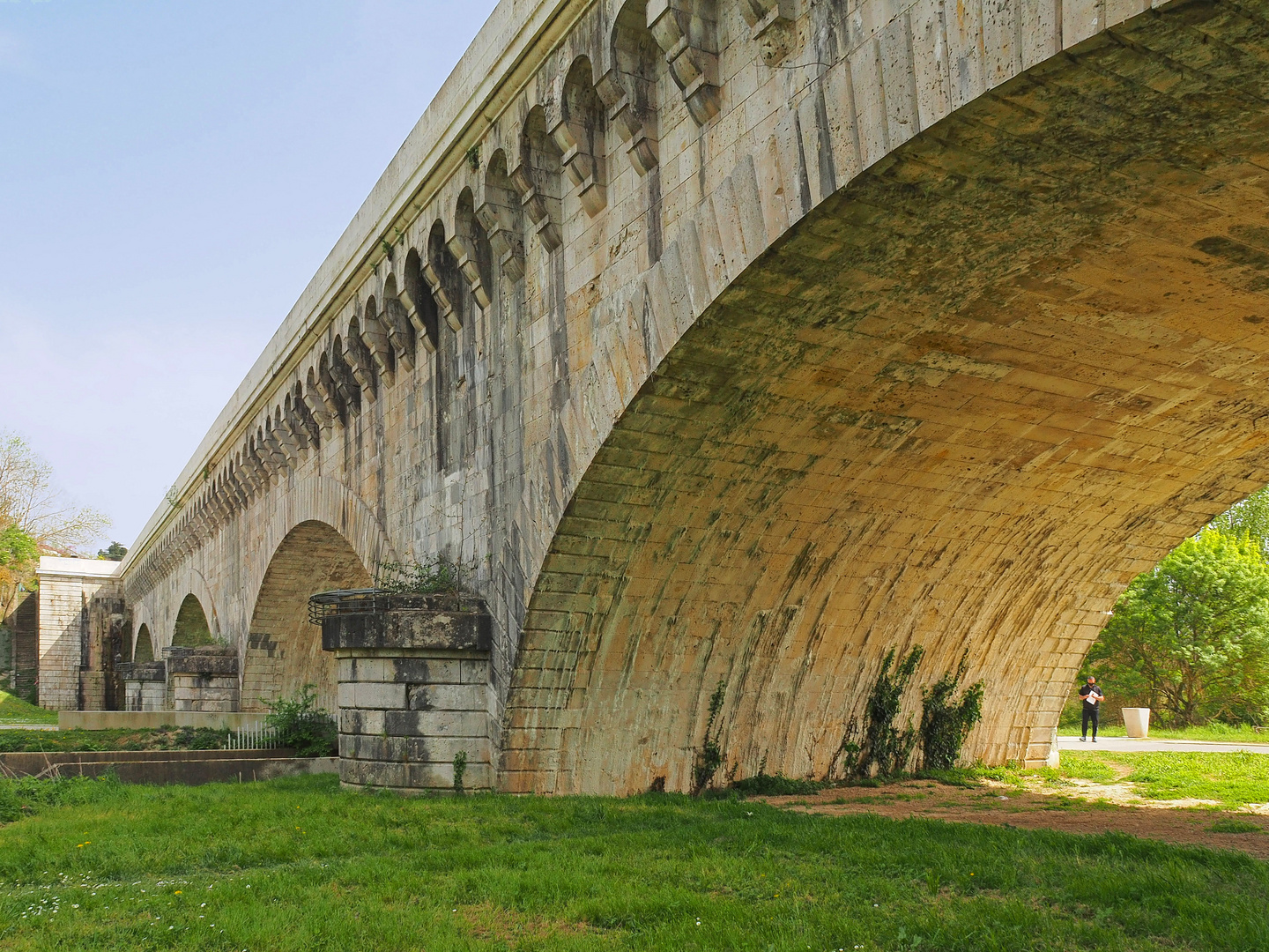 Les dessous du Pont-canal