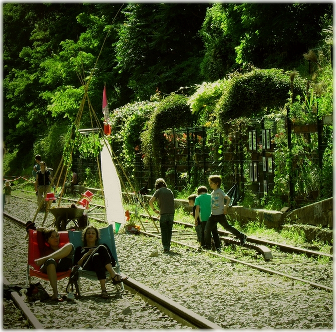 Les enfants du Ruisseau... frôlent les dames