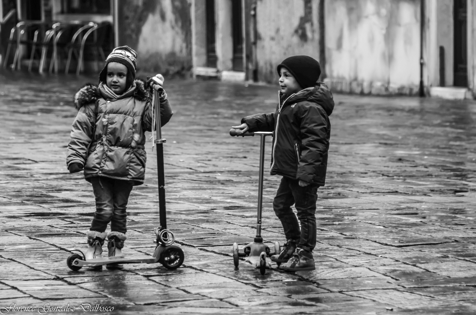 Les enfants et  la patinette. Venise 