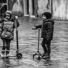 Les enfants et  la patinette. Venise 