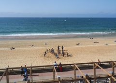 Les enfants s’en donnent à cœur joie sur la plage