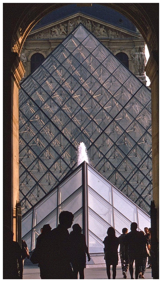 Les fantômes du Louvre.