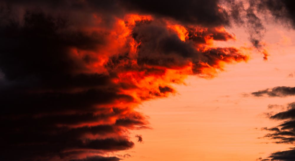 les feux d'artifice des nuages