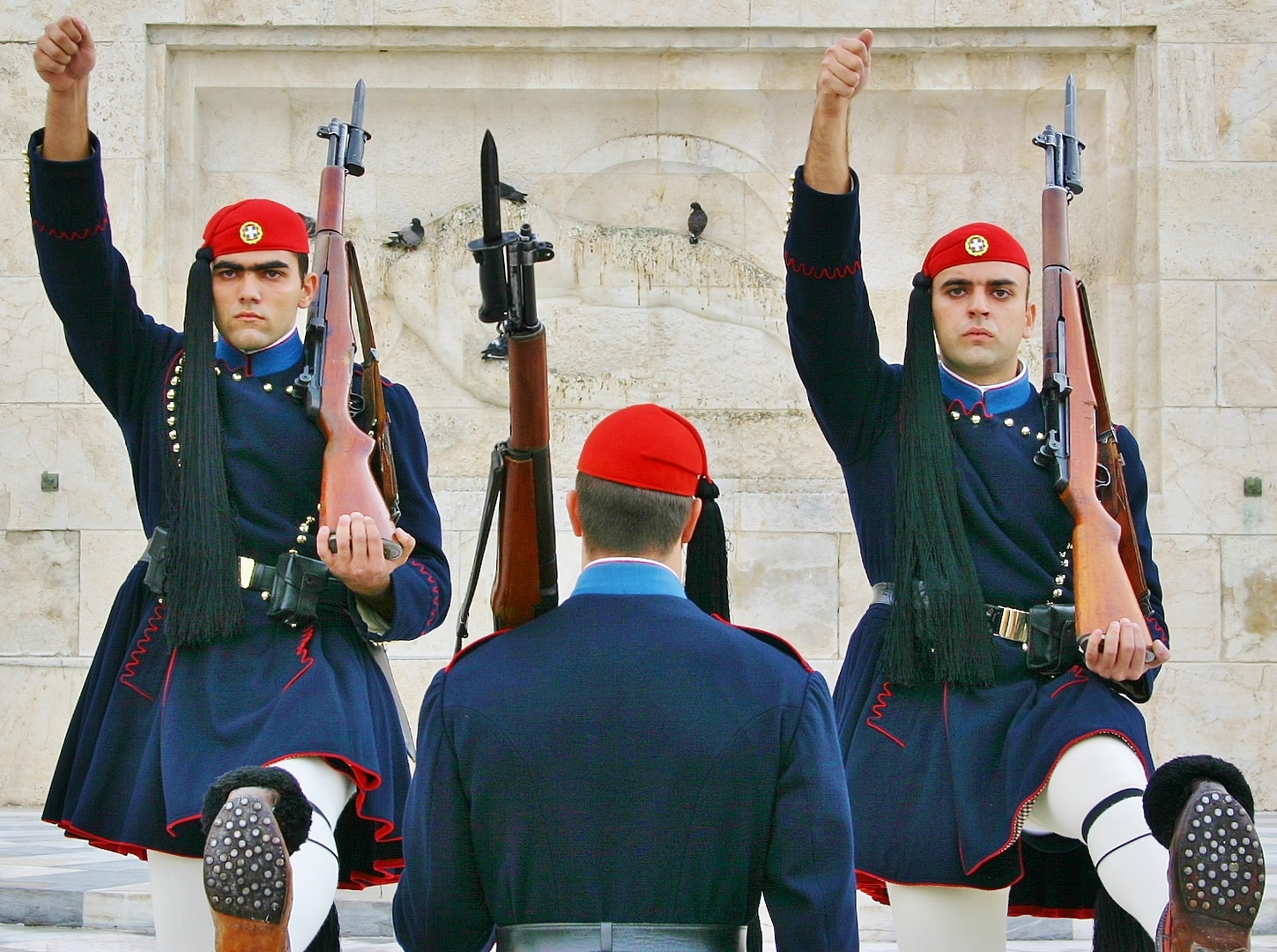 Les "godillots" d'Athènes.......