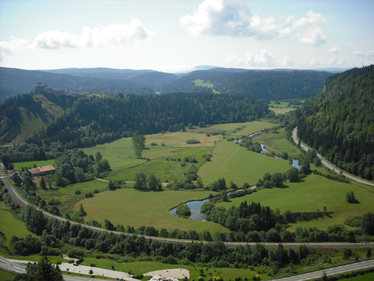 les hauteurs de la Cluse et Mijoux