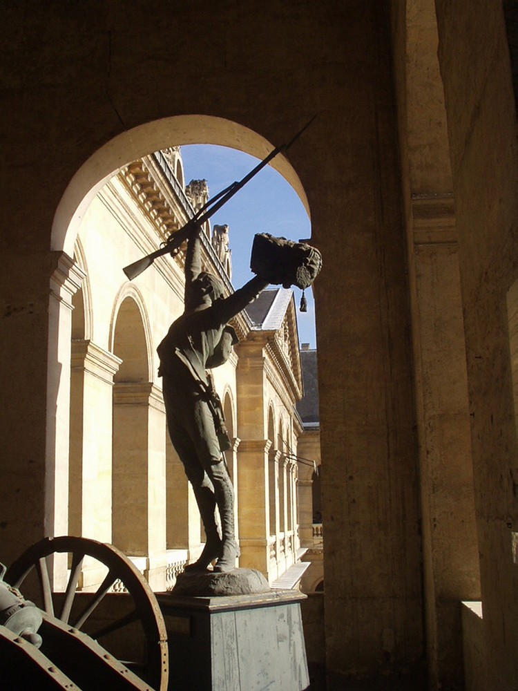 Les Invalides sculpture