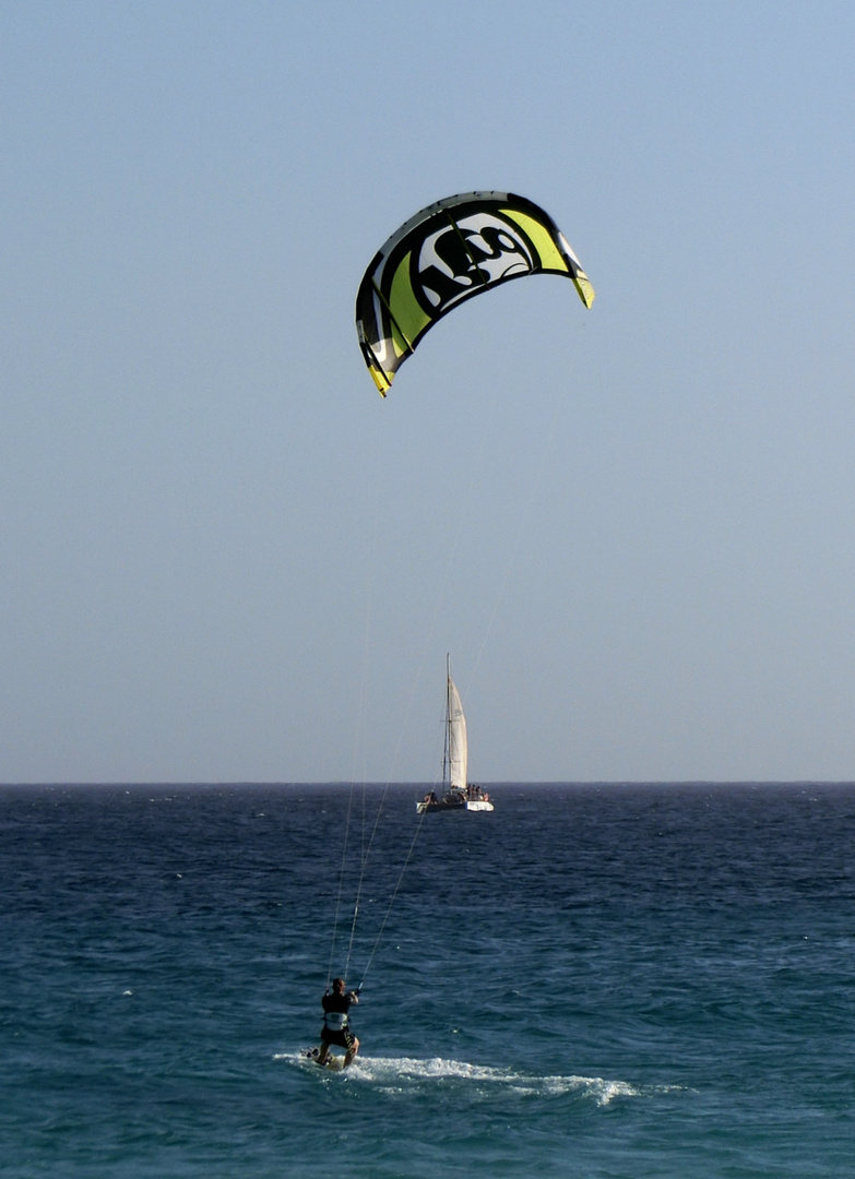 Les Kite Surfs sont là avec ce bon vent !