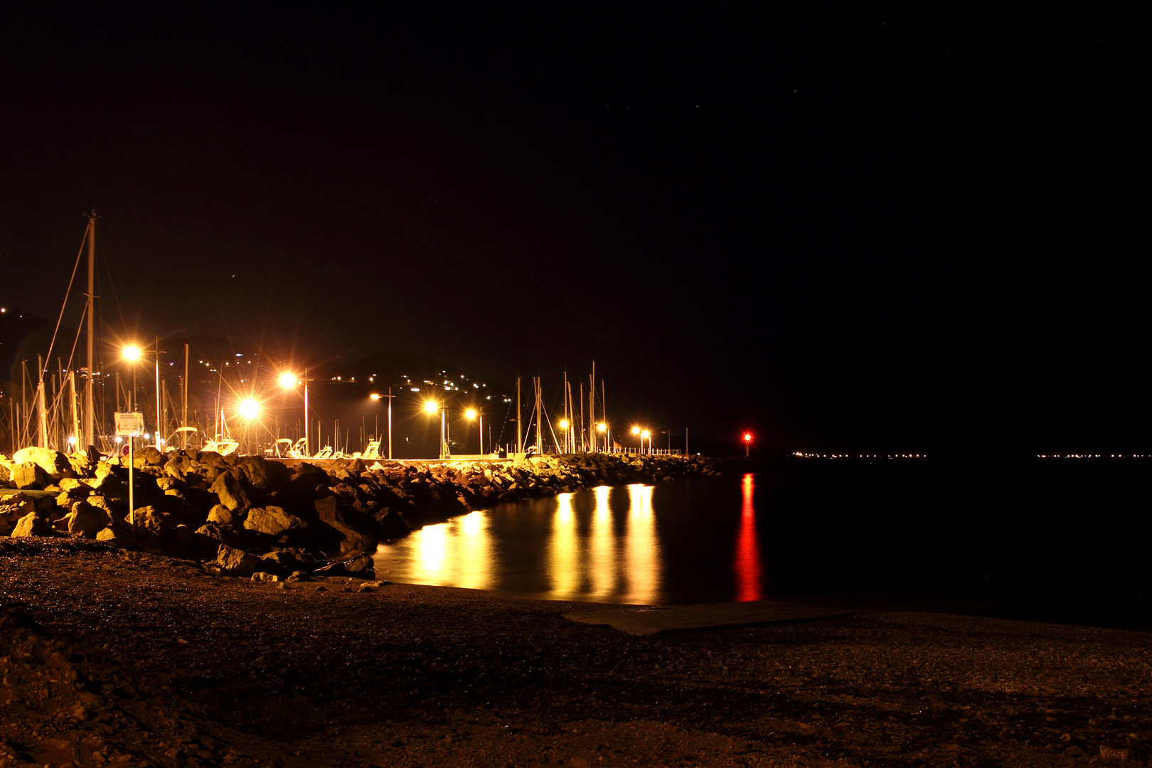 Les lampadaires du port ....