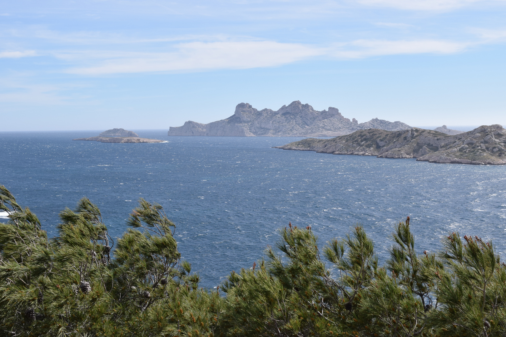 les îles de : riou , plane et jarre .