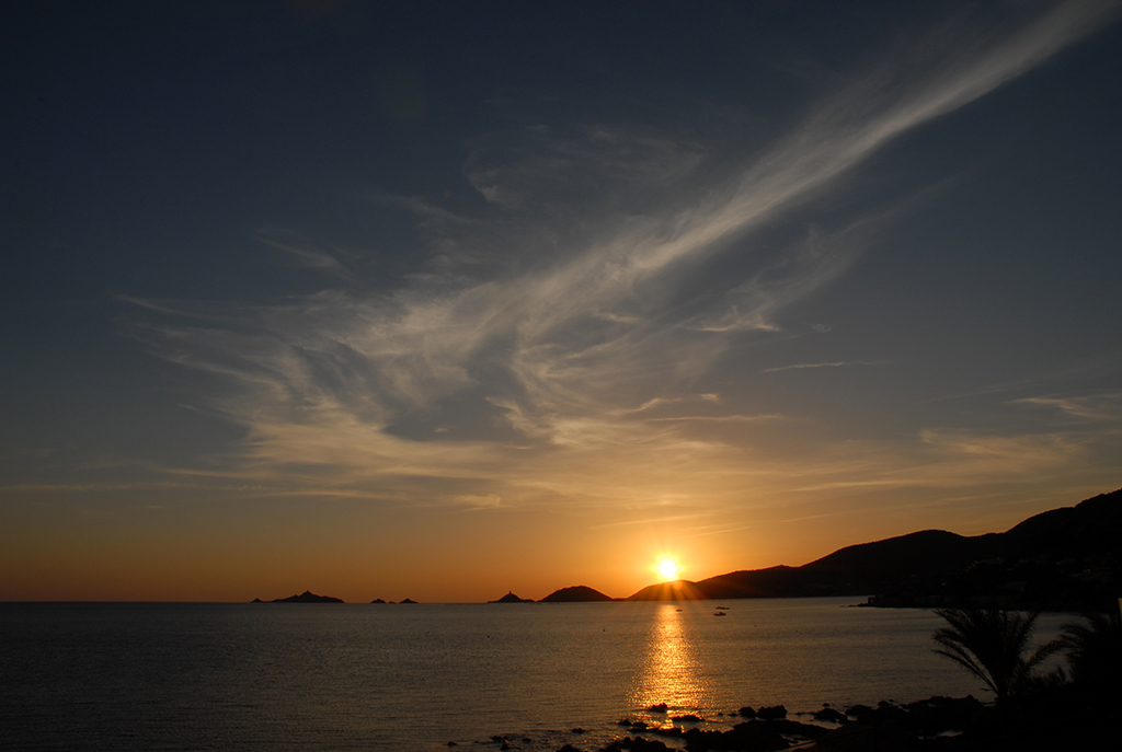 Les îles sanguinaires au couché du soleil