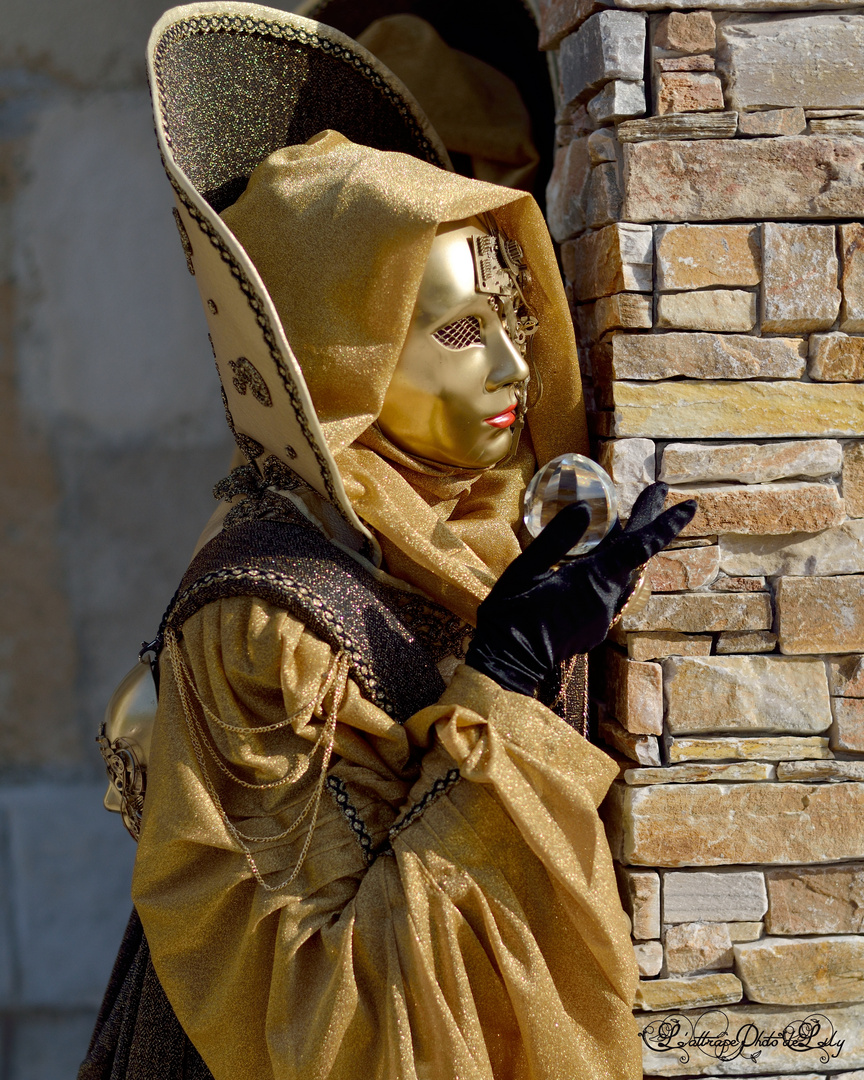 Les Masqués Vénitiens