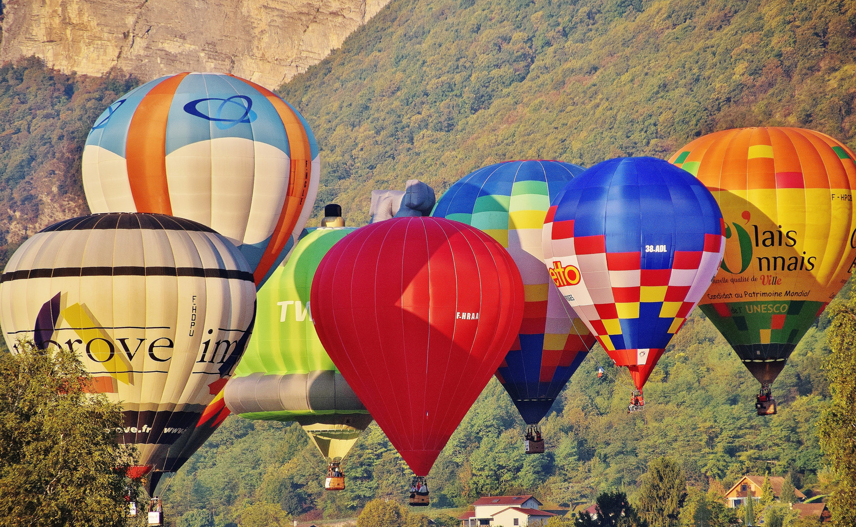 Les montgolfières.