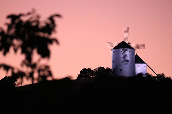 LES MOULINS DE DON  QUICHOTTE...