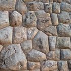 Les murs aux pierres cyclopéennes