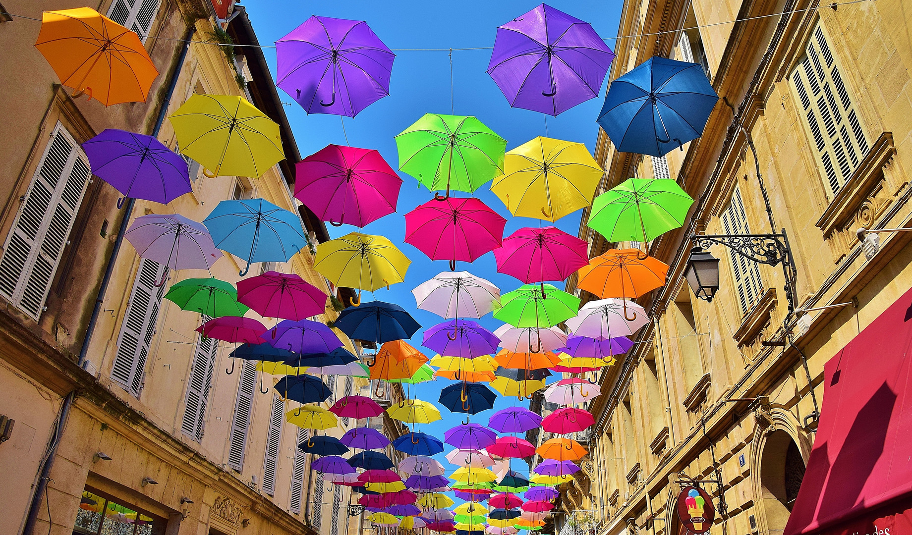 Les parapluies d'ARLES