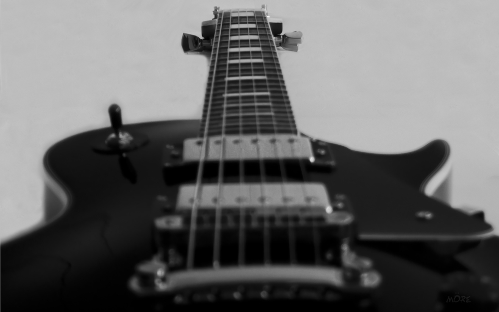 Les Paul Black.... And White ;)