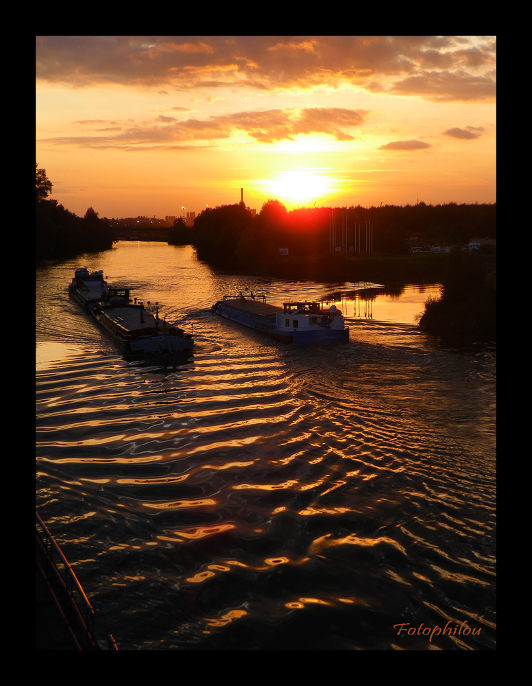 Les péniches du crépuscule