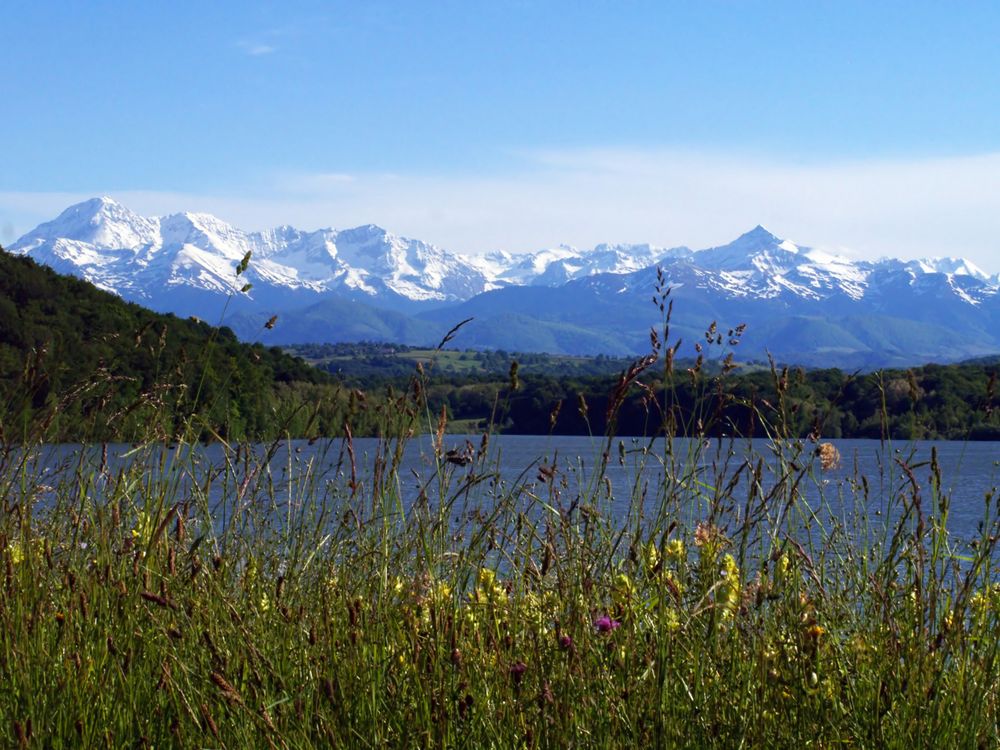 Les Pyrénées vues du lac de l’Arrêt-Darré (Hautes-Pyrénées)