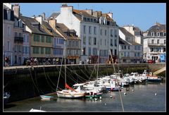 " Les quais du port du Palais "