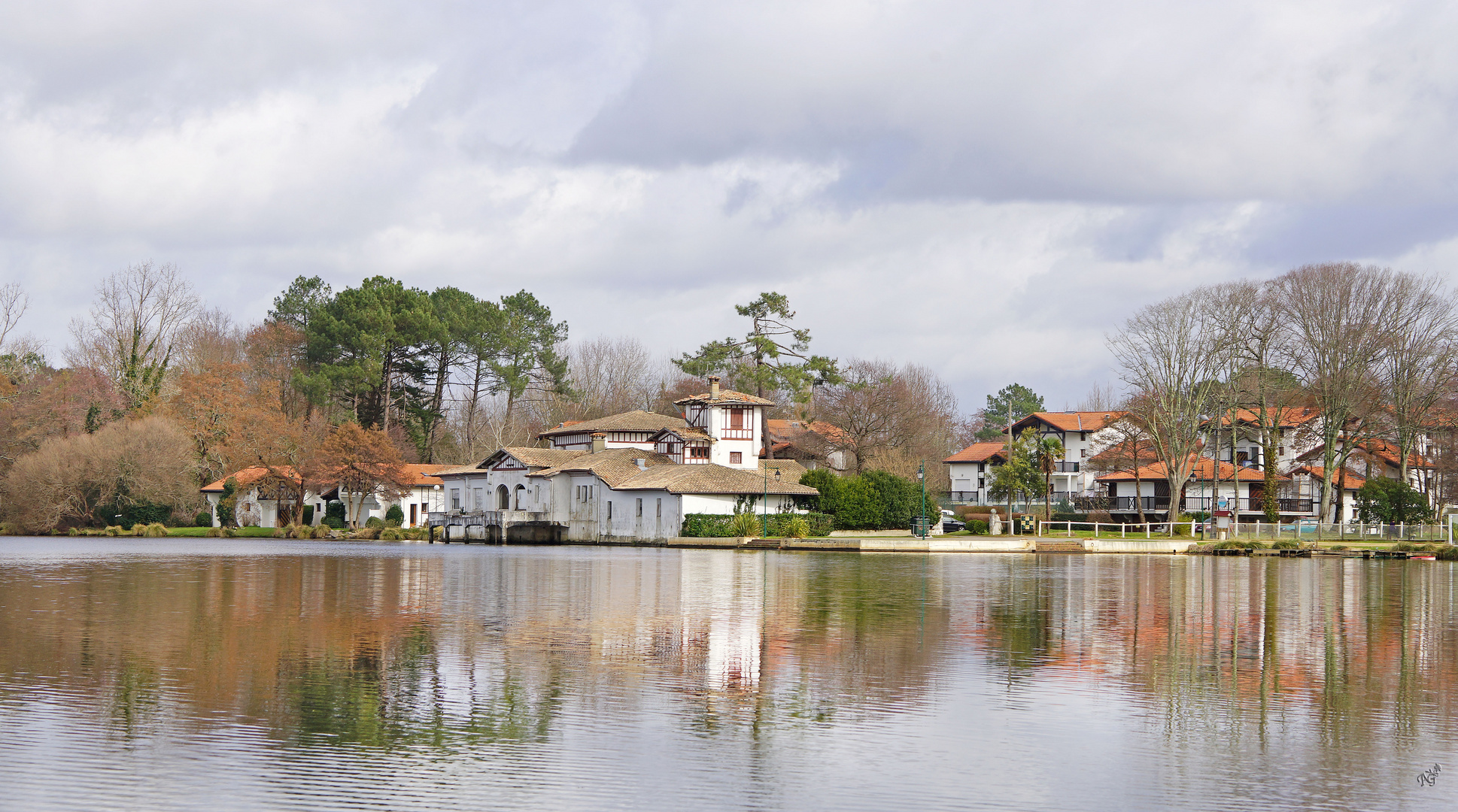 Les reflets sur le lac