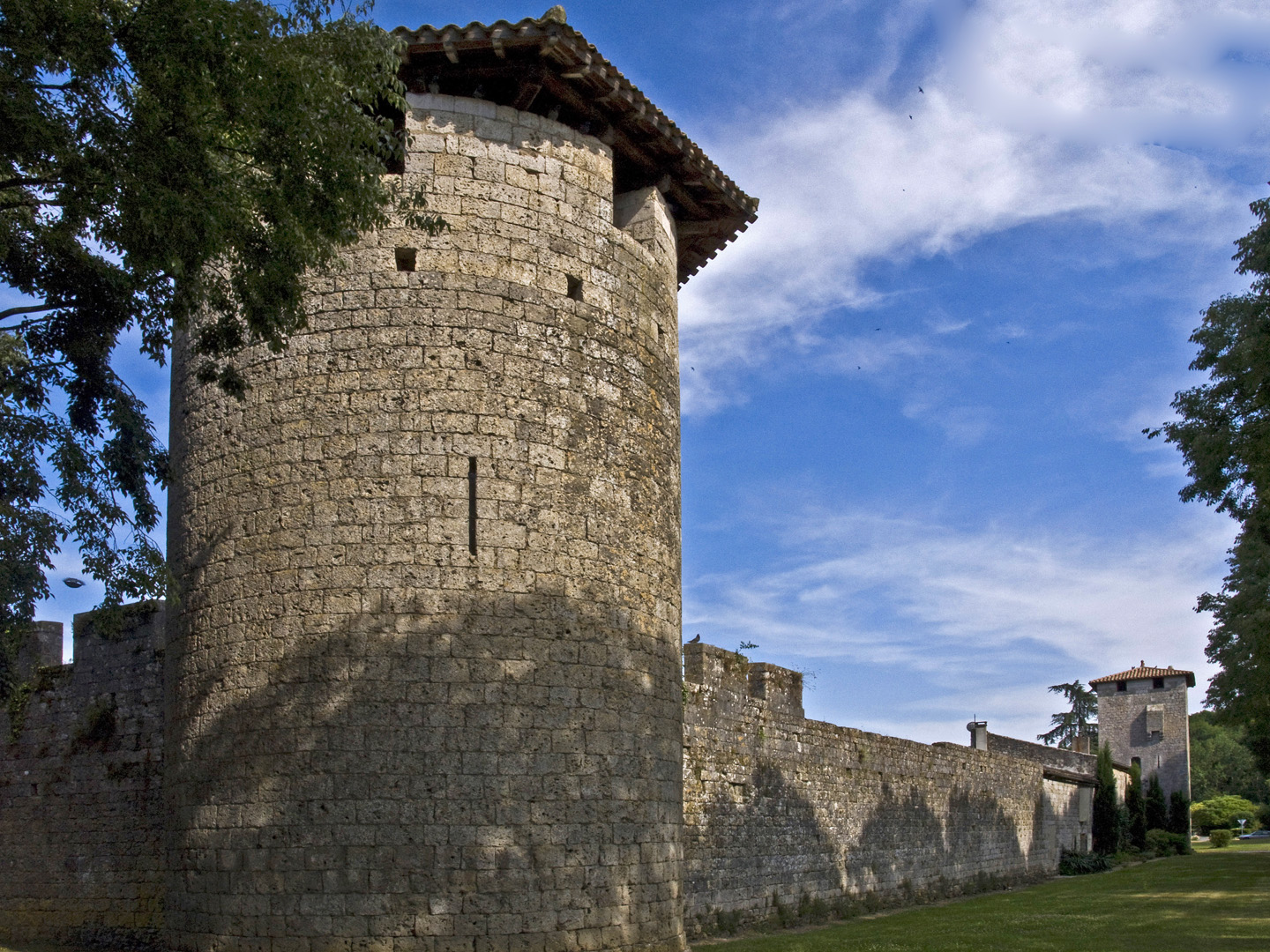 Les remparts et le système défensif  -- Vianne  --  Die Stadtmauern und die Befestigungsanlage 