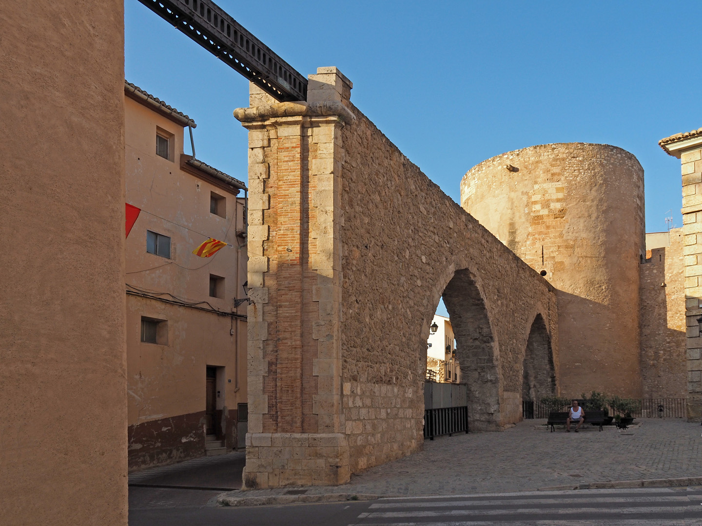 Les remparts, l’aqueduc et la Torre del Verdugo (Tour du bourreau) XIVème siècle  --  Segorbe