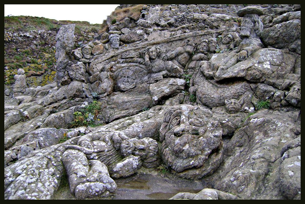 Les rochers sculptés in Rotheneuf