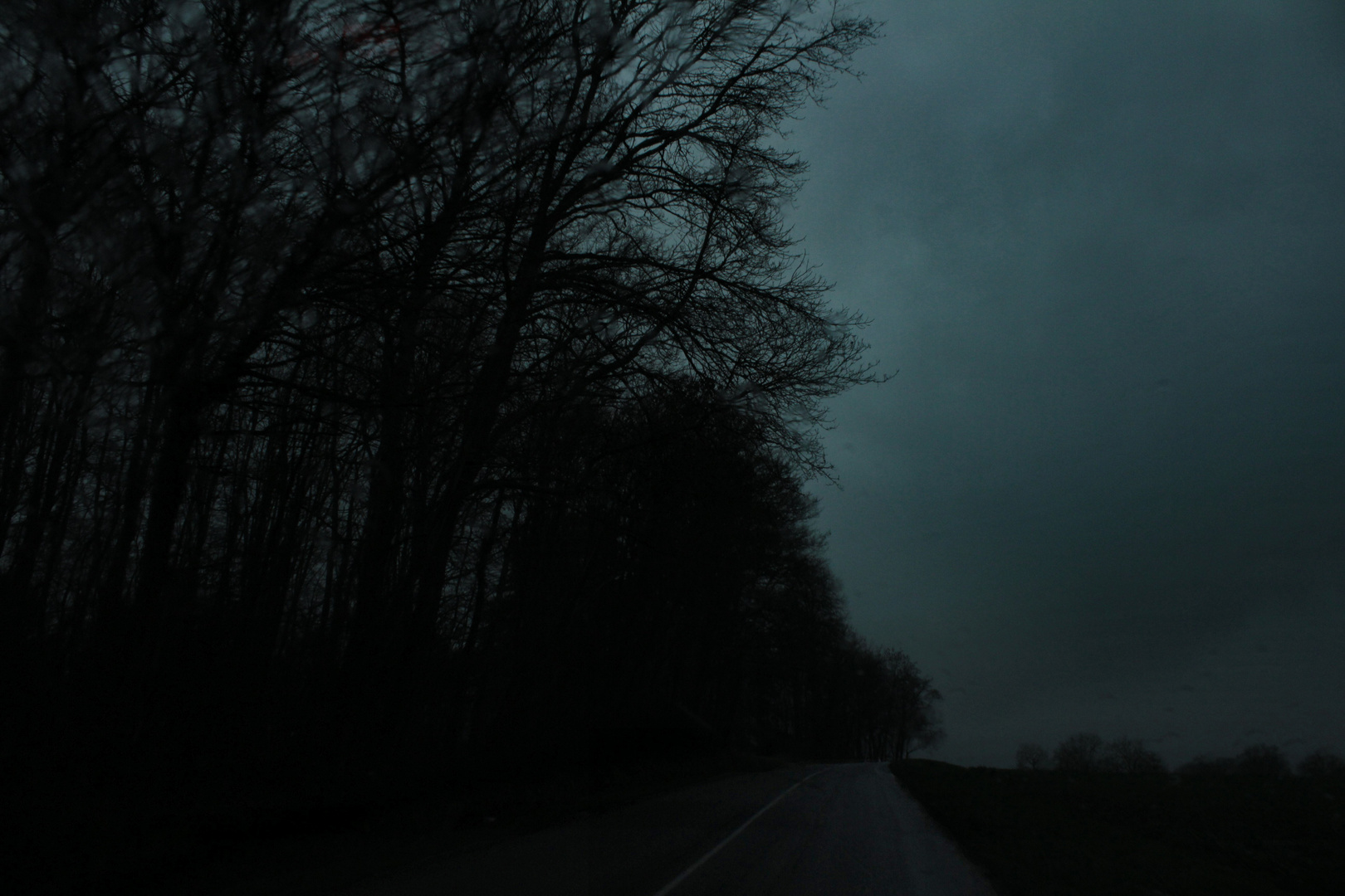 Les routes sombres