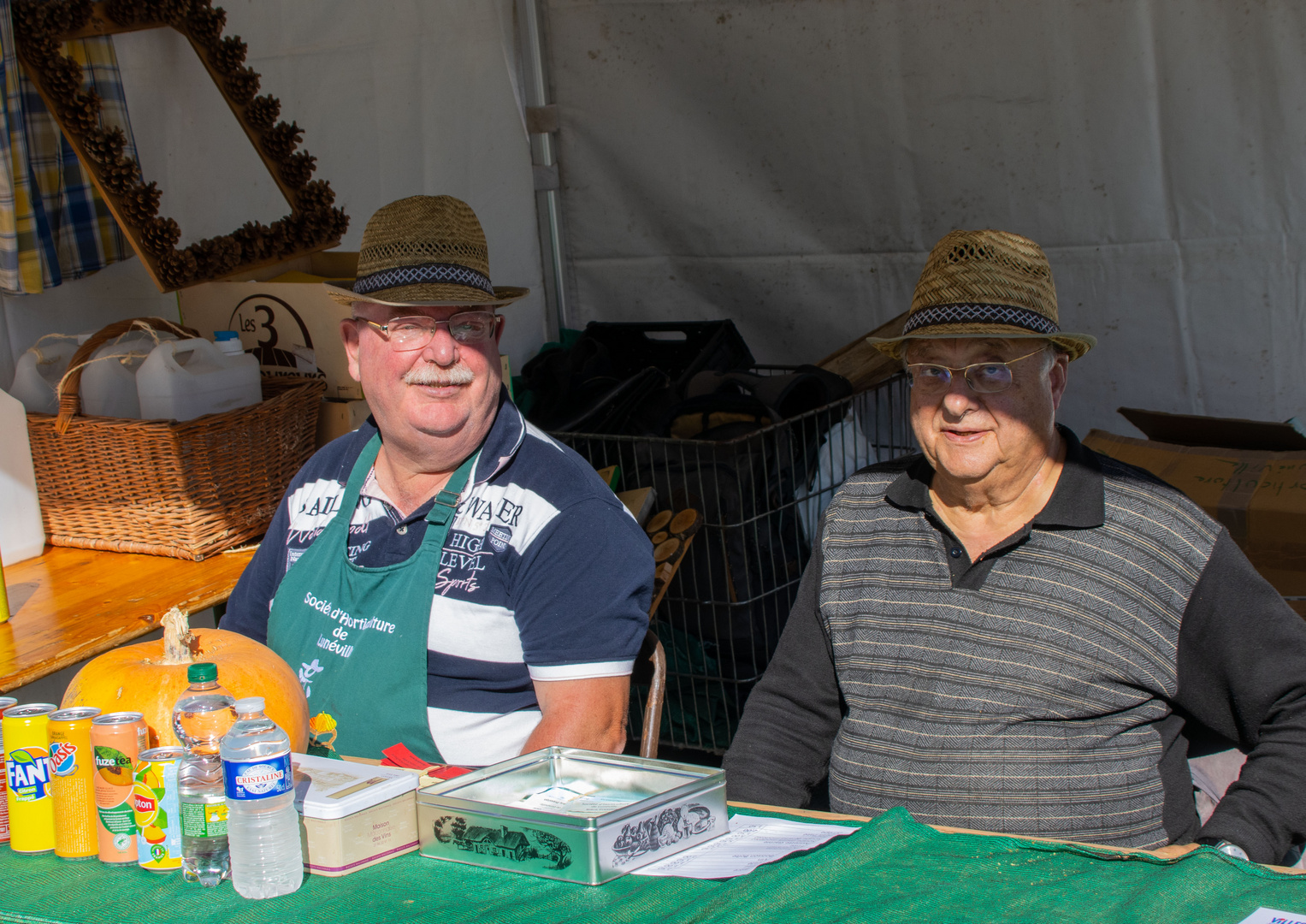 les Seigneurs de la honorable Societe d Horticulture de Luneville..