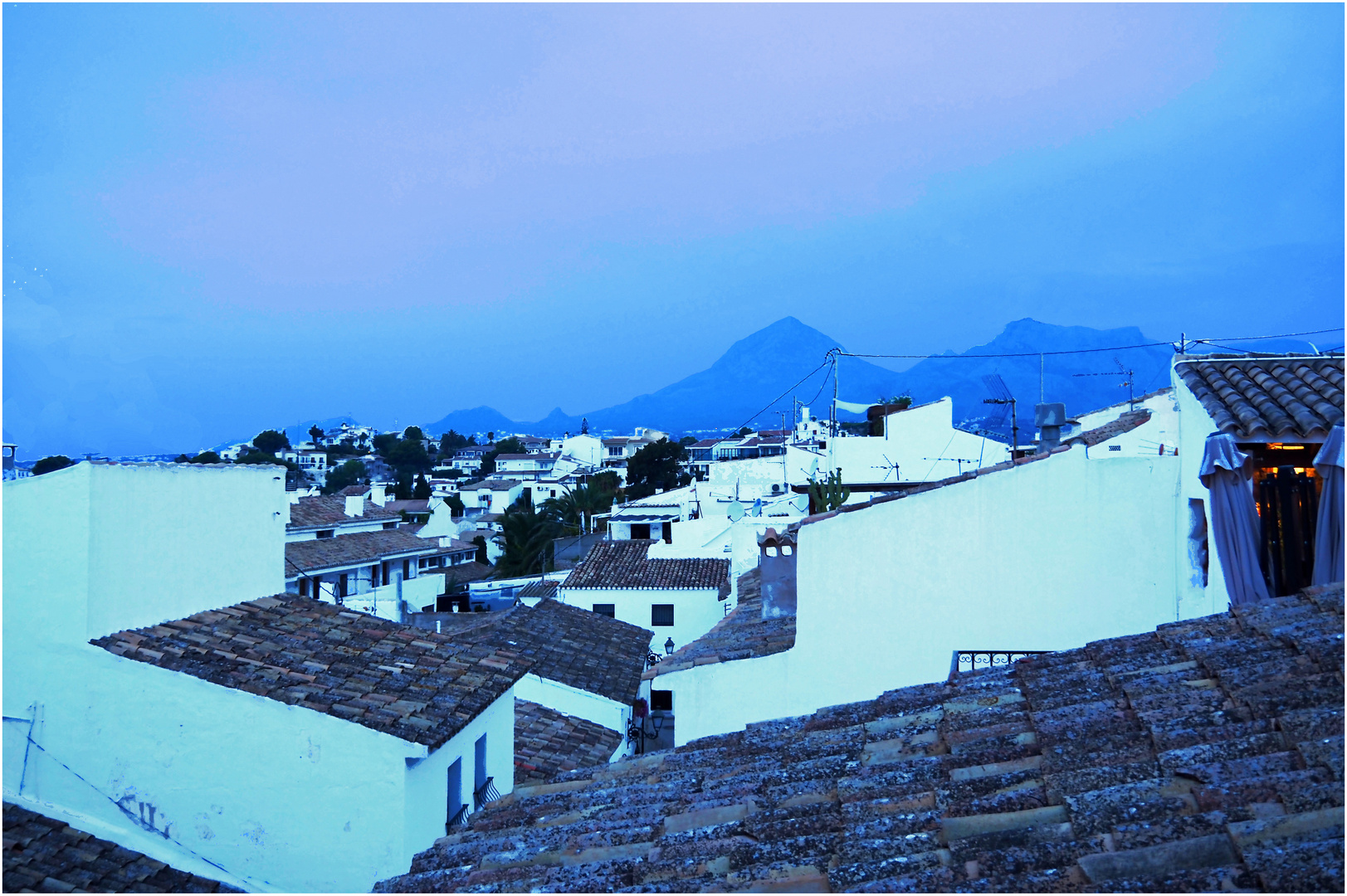 Les toits d’Altea à l’heure bleue