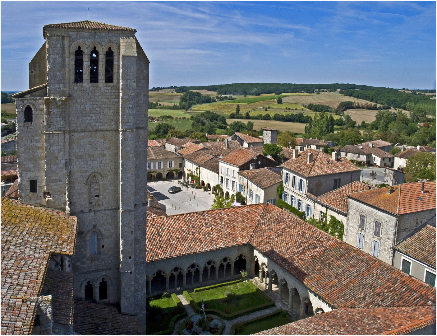  Les toits de La Romieu (Gers)	