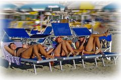 les transats bleus....l été dernier à viareggio