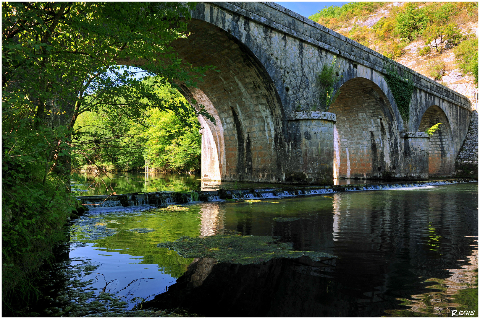 Les trois arches