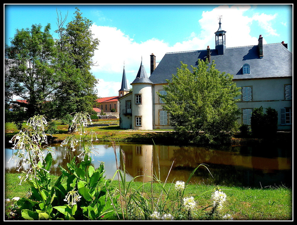 LES TROIS CLOCHERS