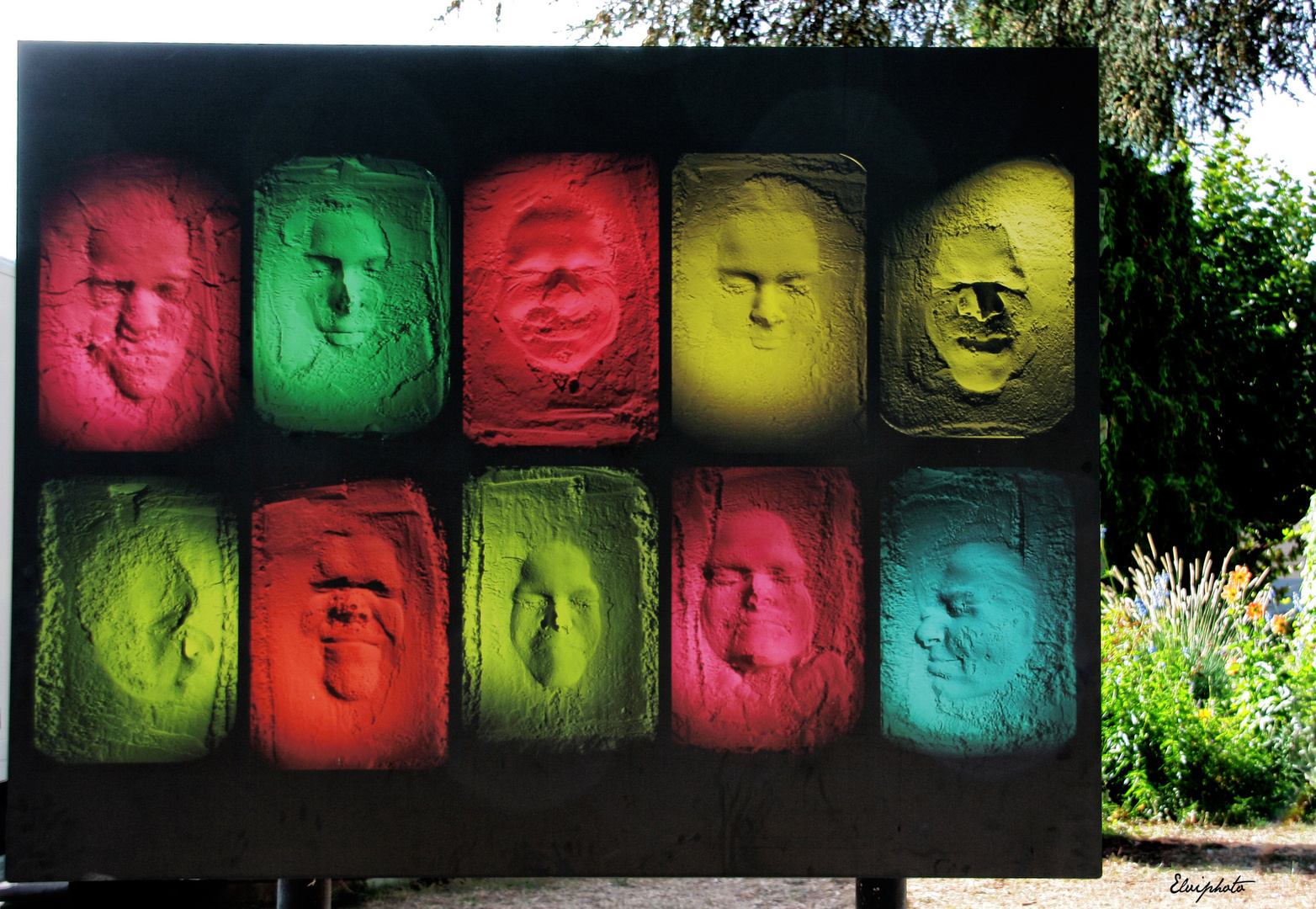 Les visages colorés