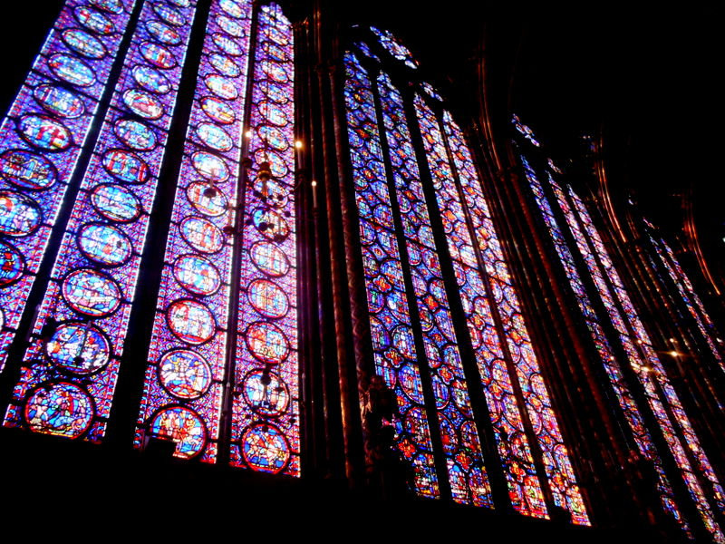 Les vitraux de la chapelle haute de la Sainte-Chapelle à Paris