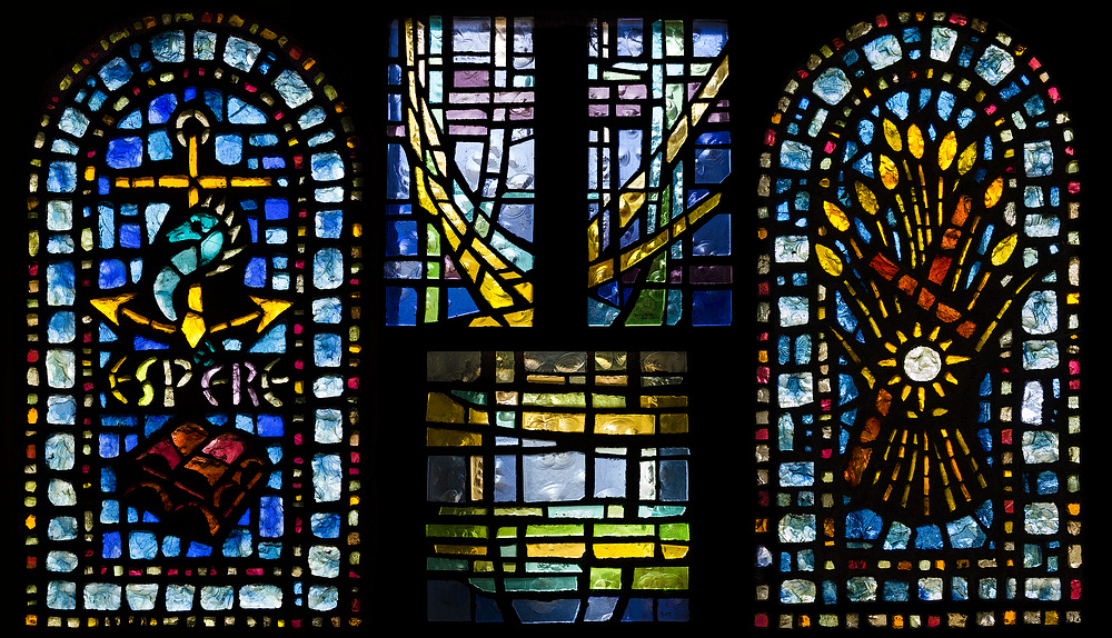 Les vitraux de la chapelle saint Philibert .